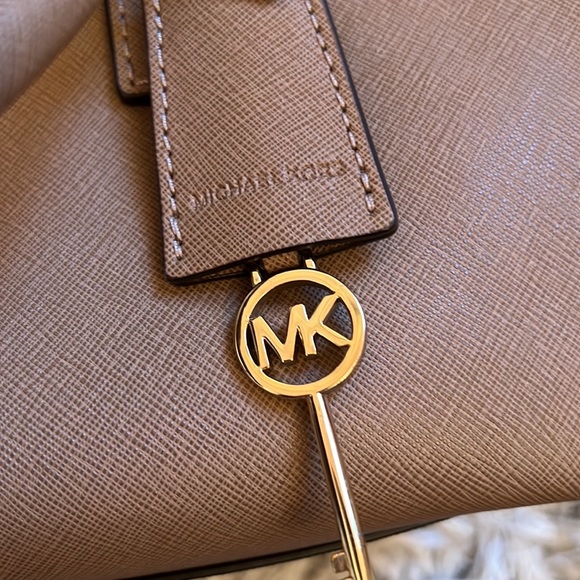 MICHAEL KORS Hamilton - Picture 7 of 8